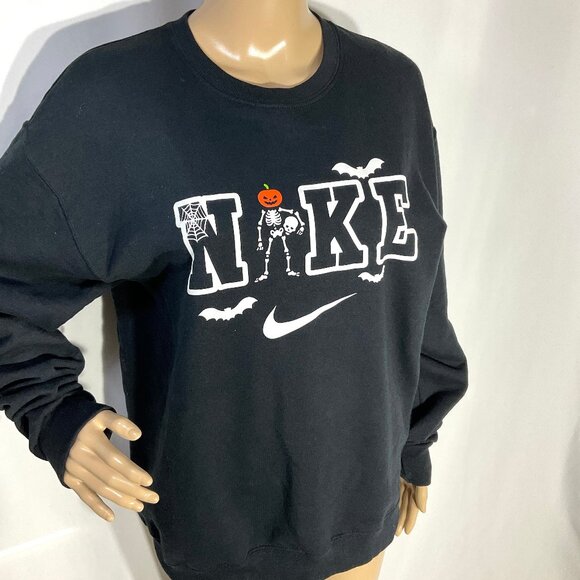Nike Halloween Sweatshirt Size? - Picture 1 of 8